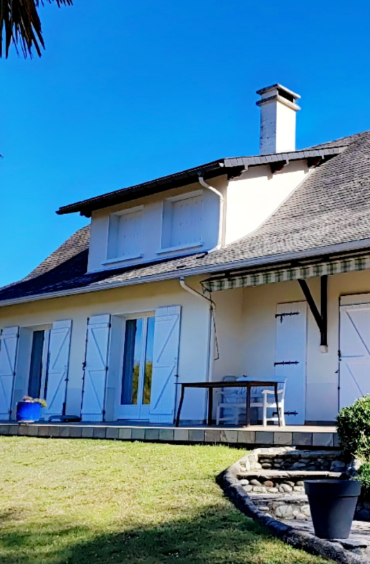 Travaux de zinguerie sur une toiture